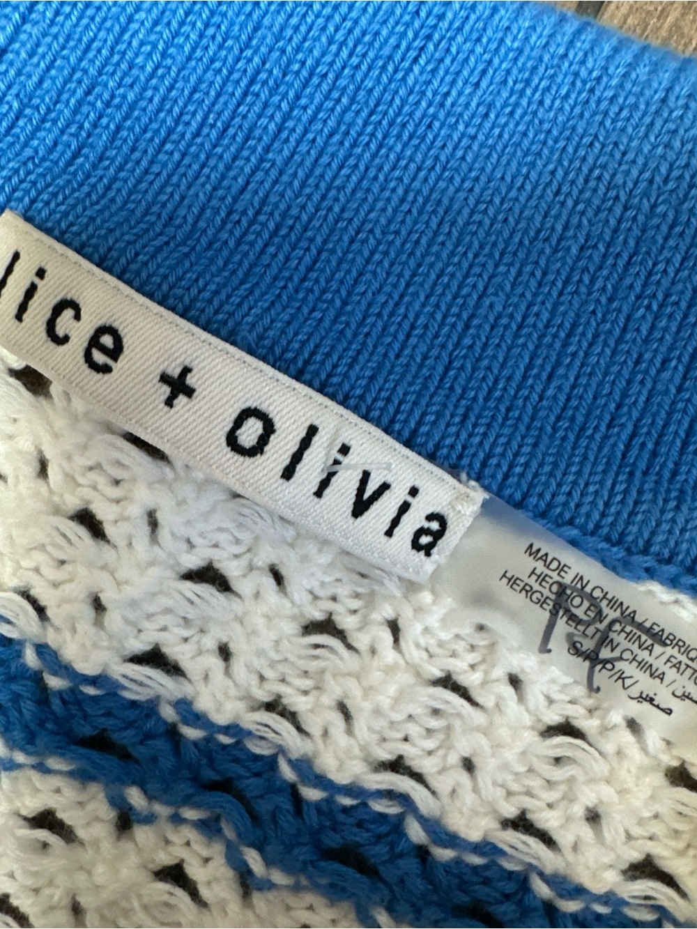 ALICE + OLIVIA
Randall Open Stitch
Cotton Blend
Cardigan Size - s - Picture 7 of 10